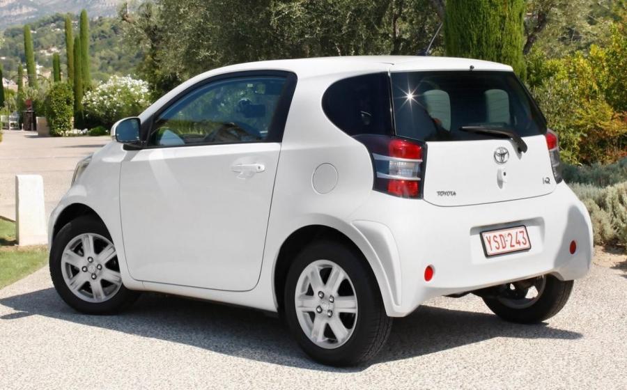  Toyota iQ Production 2012 года  (фото 9 из 10)